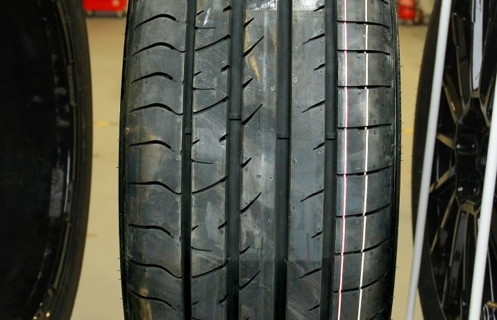 Test opon letnich do SUV-ów 2026 – Dębica Presto