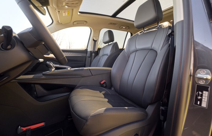 Przednie fotele MG S9 PHEV