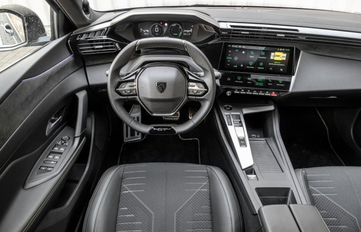 Peugeot 308 - kokpit