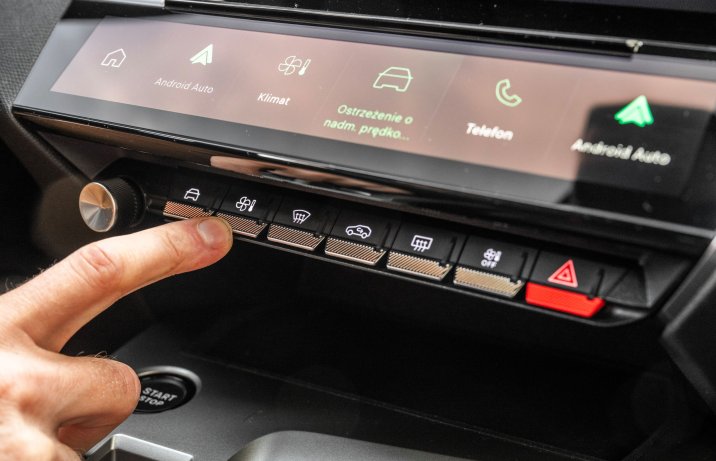 Peugeot 308 - przyciski