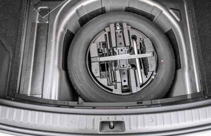 Skoda Scala - schowek pod bagażnikiem