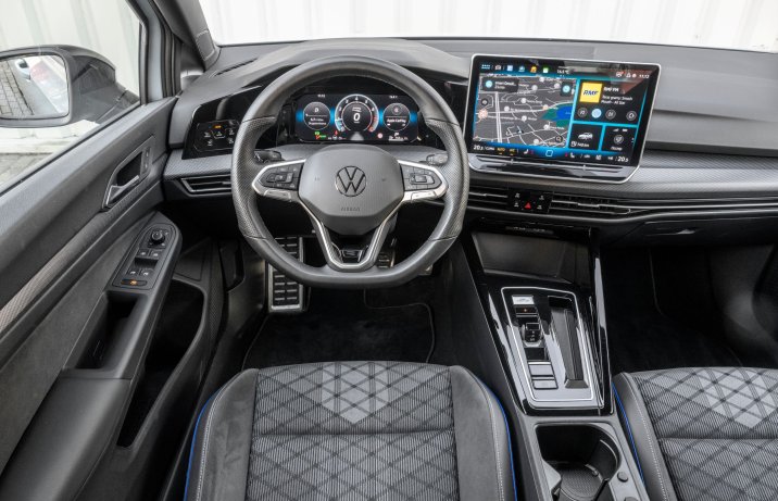 Volkswagen Golf - kokpit