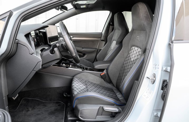 Volkswagen Golf - fotele