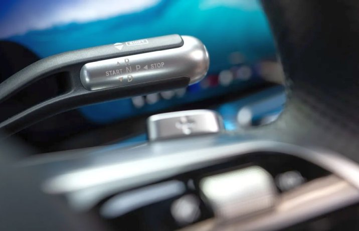 Mercedes C 400 4Matic electric