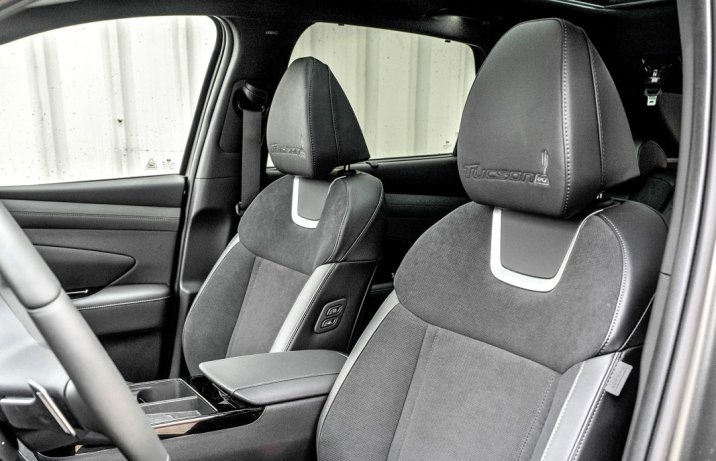 Hyundai Tucson 1.6 T-GDI HEV 6AT 2WD (2026) – test – fotele