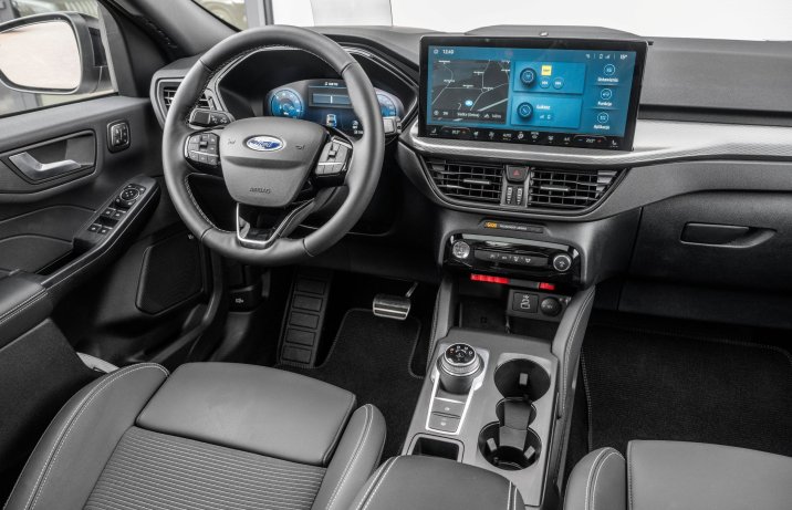 Ford Kuga - kokpit