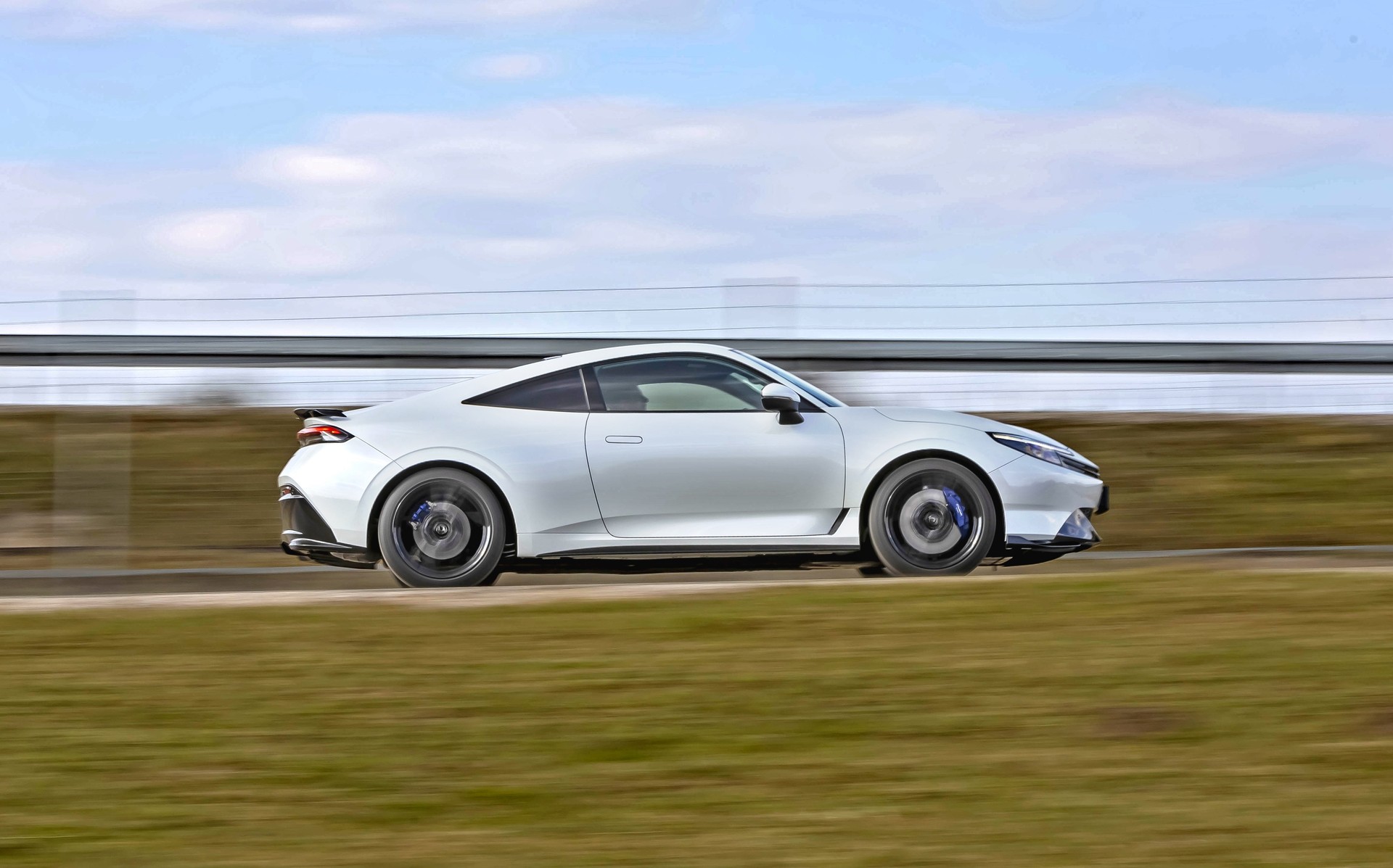 honda-prelude-e-hev-advance-jazda-profil-prawo