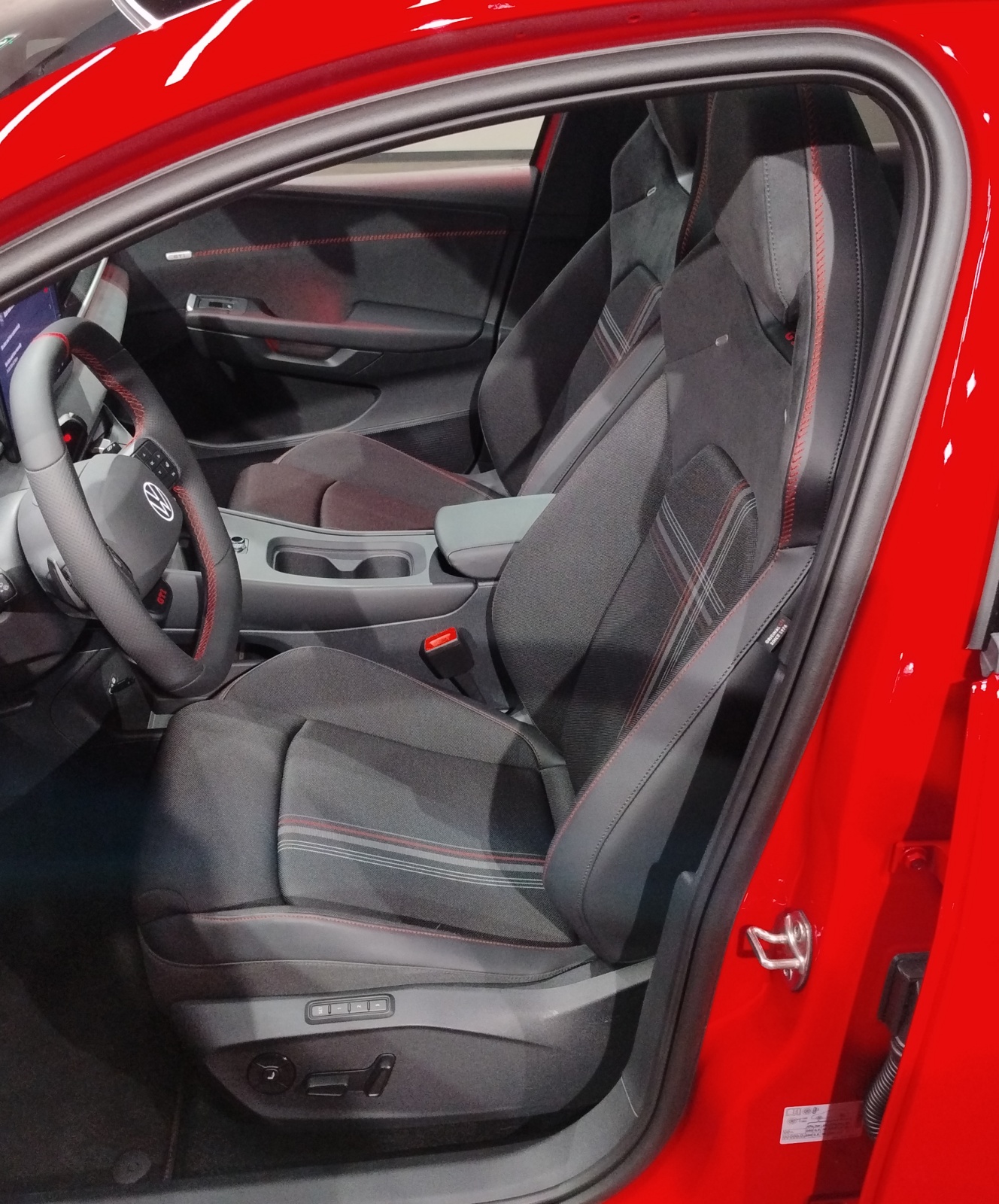 volkswagen-id-polo-gti-siedzenia