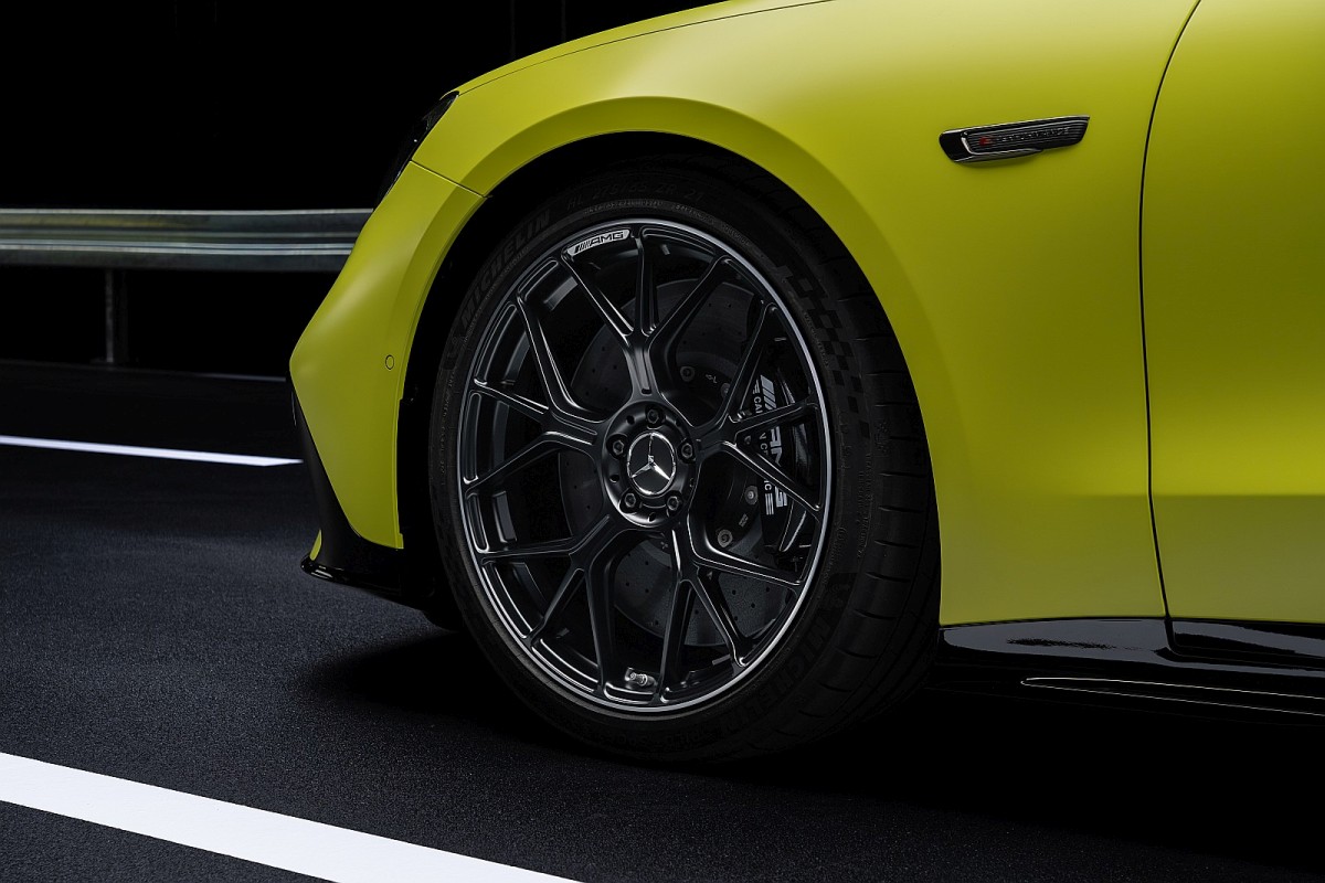 Mercedes-AMG GT 4d Coupe 2027 (11)
