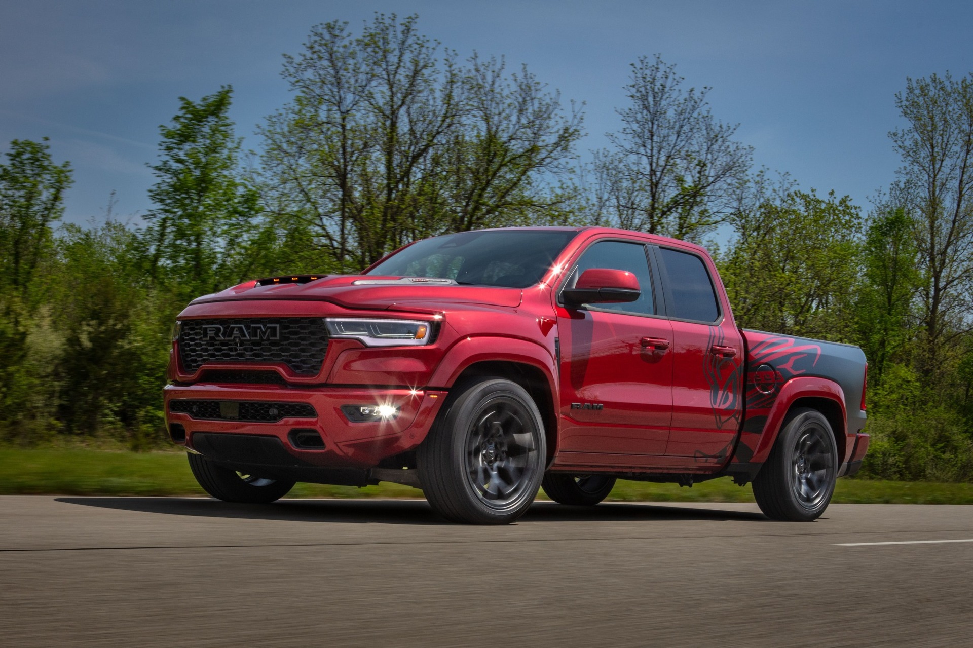 ram-1500-rumble-bee-392-przod