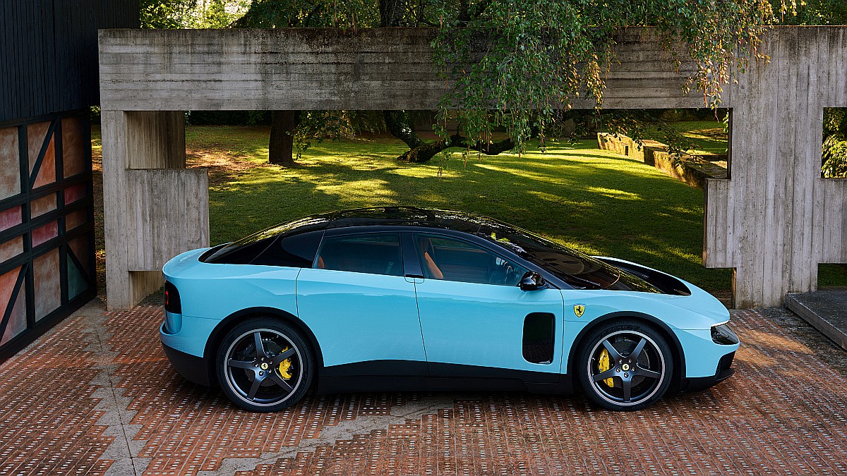 Ferrari Luce (7)
