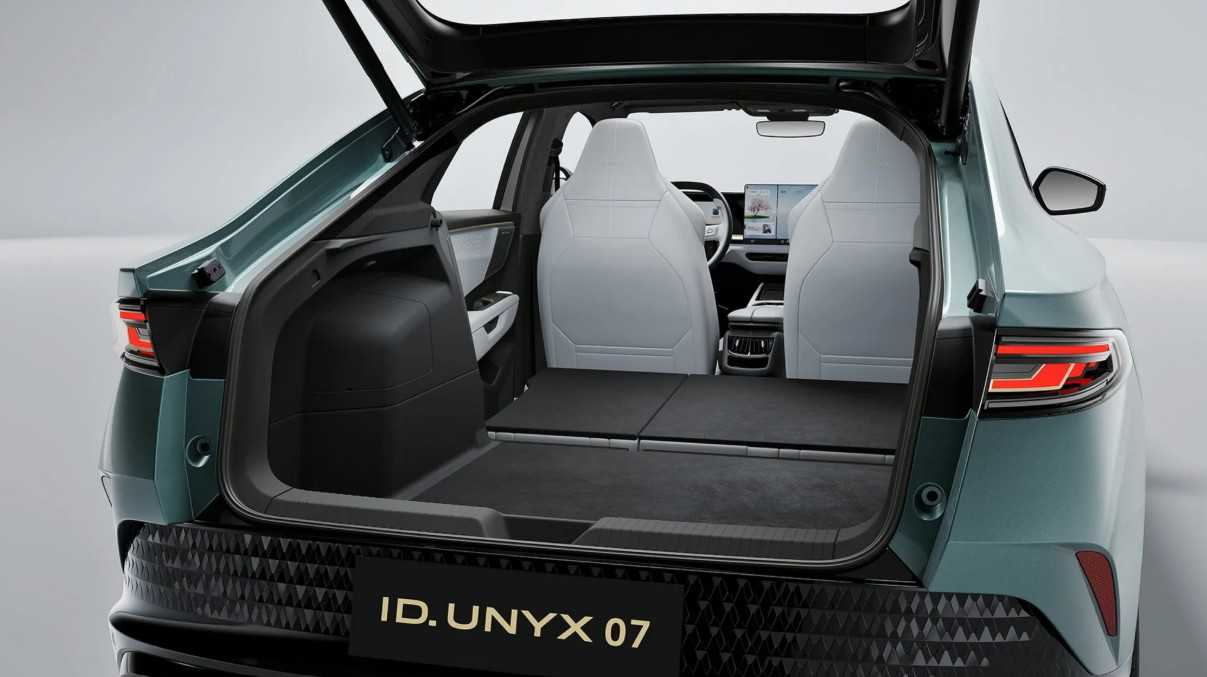 vw_id_unyx_bagaznik