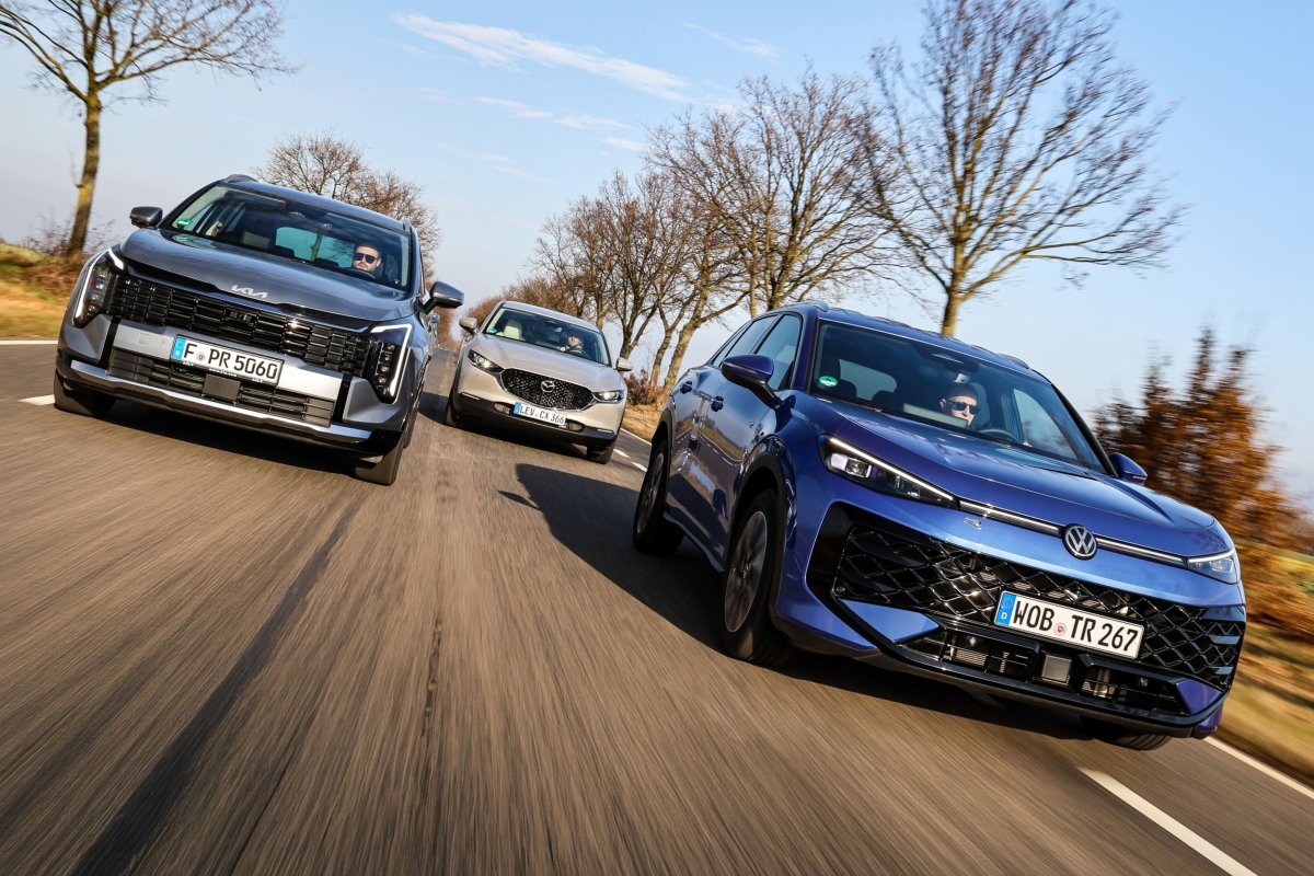 Kia Sportage, Mazda CX-30 i VW T-Roc. Który kompaktowy SUV wygrywa? | PORÓWNANIE