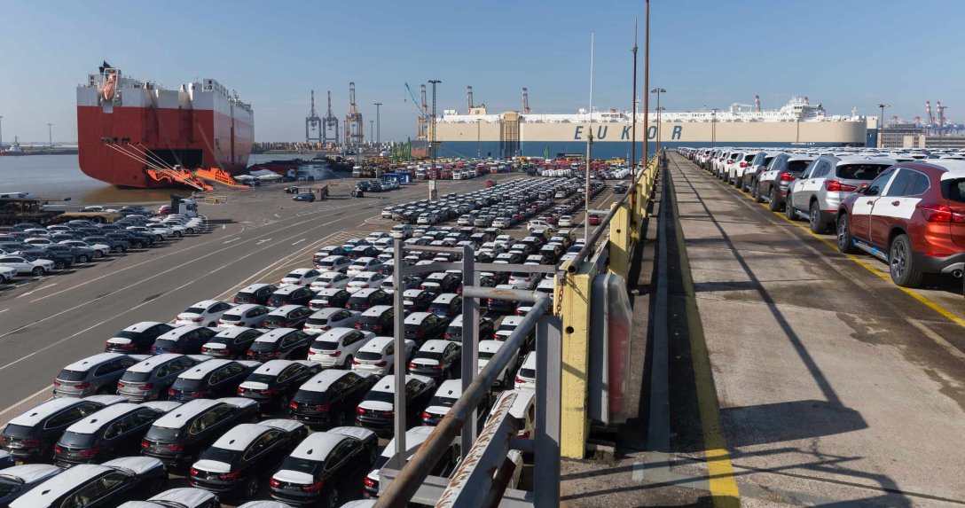 Samochody i infrastruktura portowa w AutoTerminal Bremerhaven
