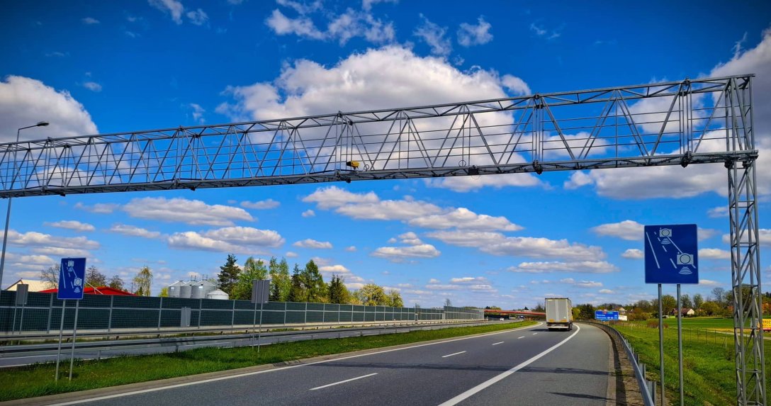 odcinkowy pomiar prędkości – punkt na autostradzie
