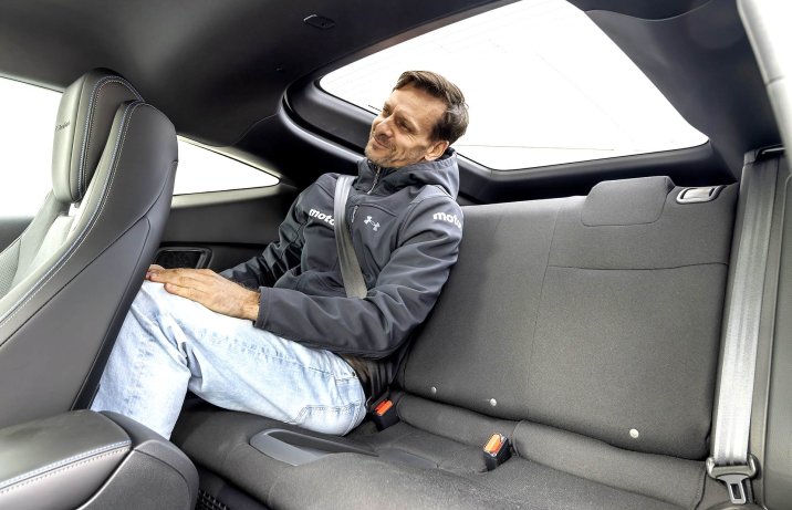 Honda Prelude e:HEV Advance – kanapa, miejsce na głowę