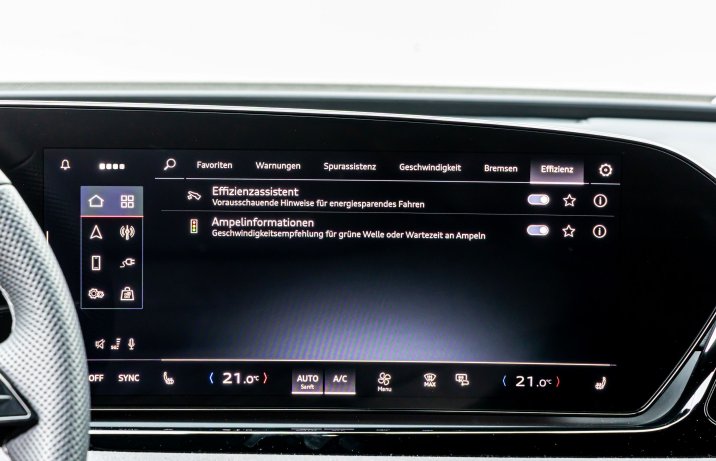 Audi A6 Avant - asystent sygnalizacji świetlnej