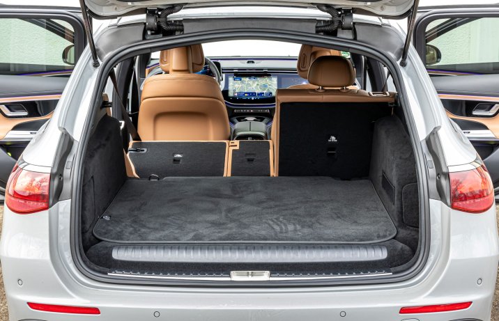 Mercedes E Kombi - bagażnik