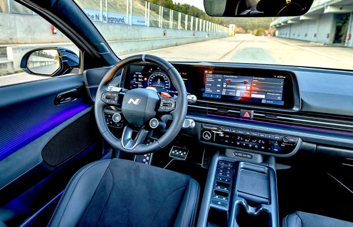 Hyundai Ioniq 6N – wnętrze, deska rozdzielcza