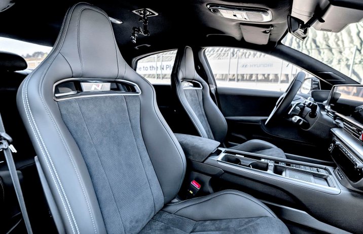 Hyundai Ioniq 6N – wnętrze, fotele