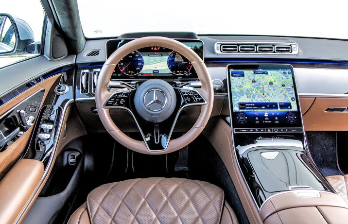 Mercedes S 580 e 4Matic – kokpit