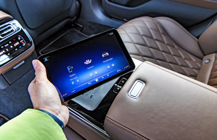 Mercedes S 580 e 4Matic – tablet tył