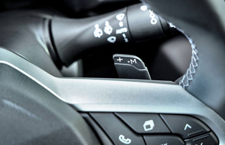 Dacia Duster – wnętrze, łopatka