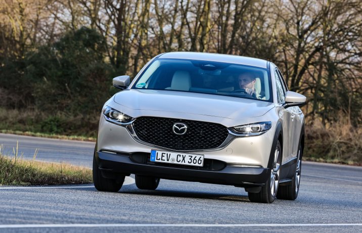 Mazda CX-30 - przód