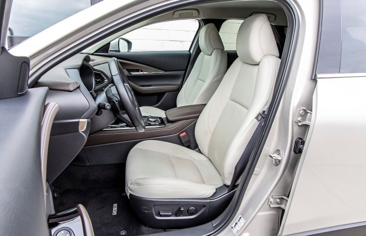 Mazda CX-30 - fotele