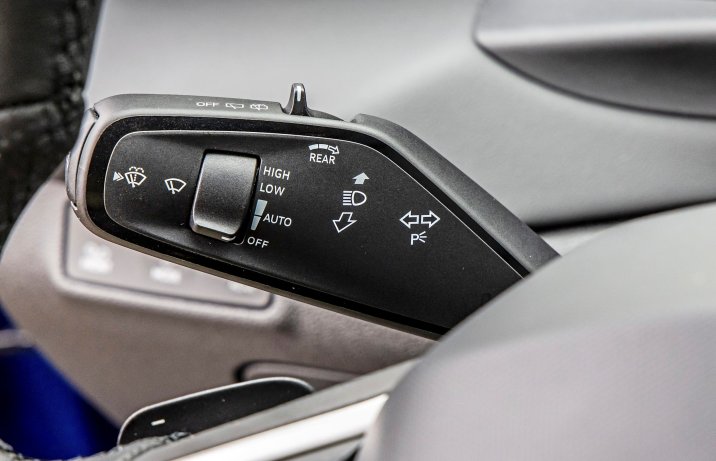 Volkswagen T-Roc - dźwigienka