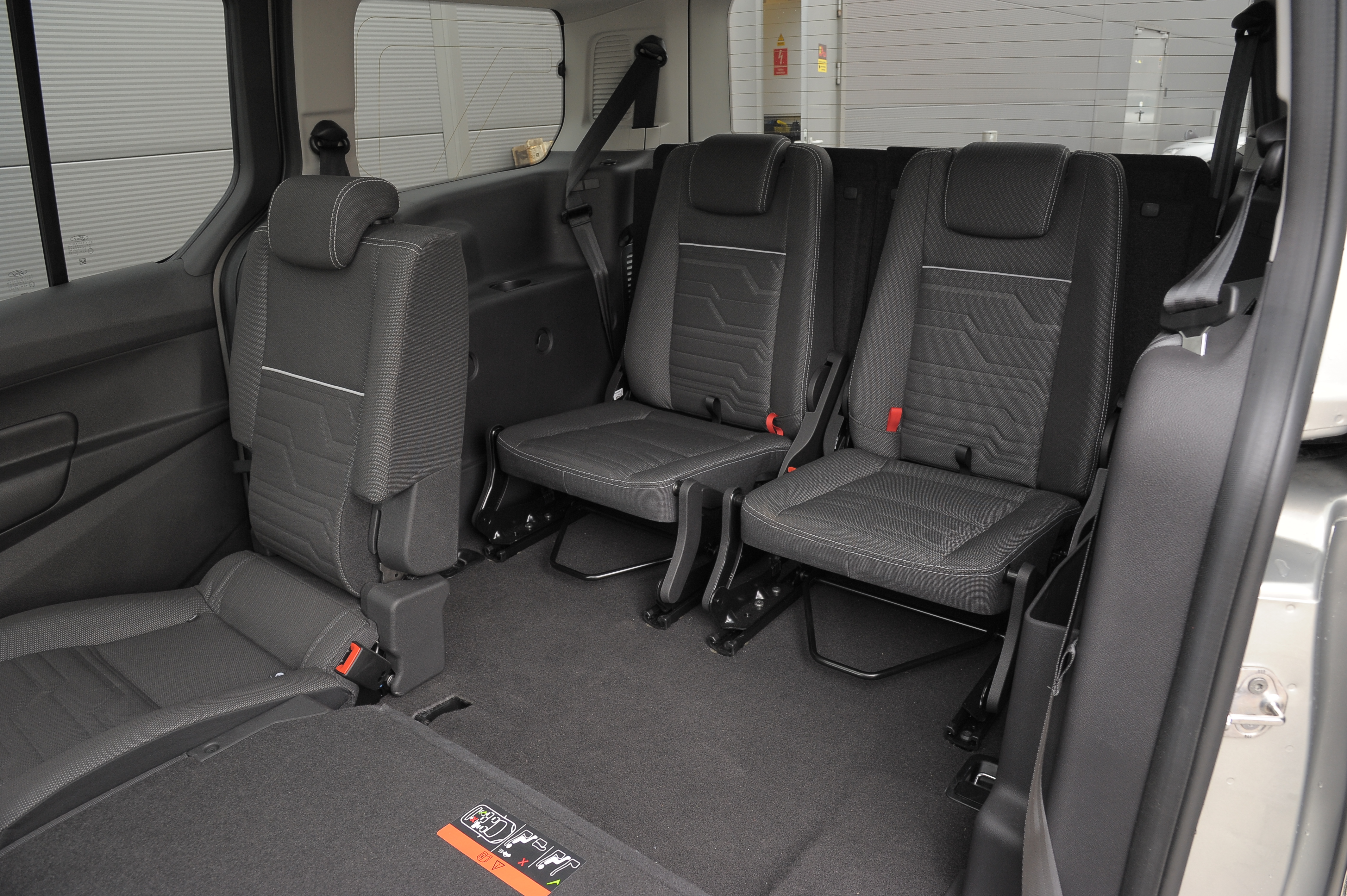 trzeci-rzad-siedzen-ford-tourneo-connect
