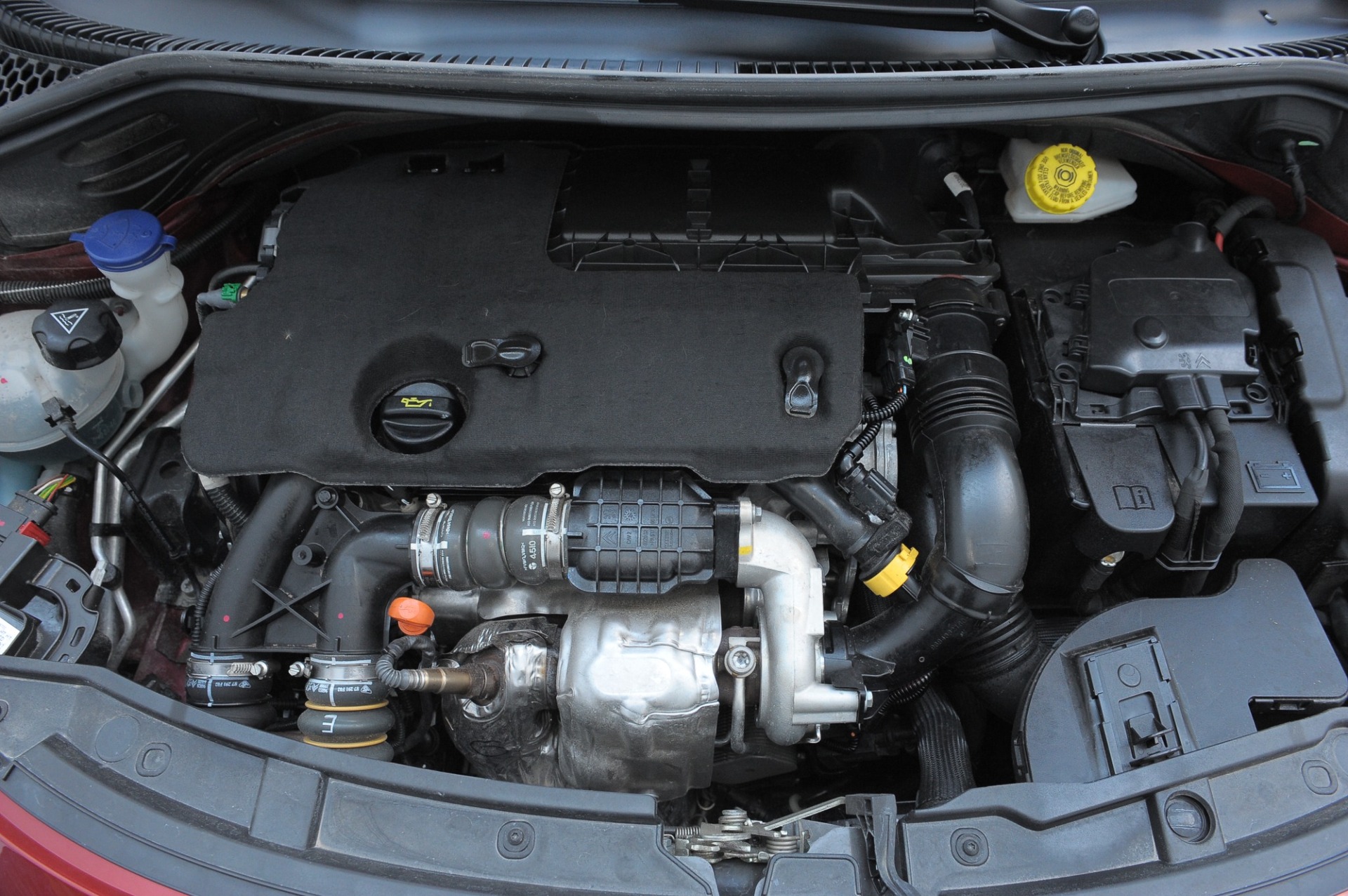 peugeot-208-1-6-hdi-silnik-2012-2019