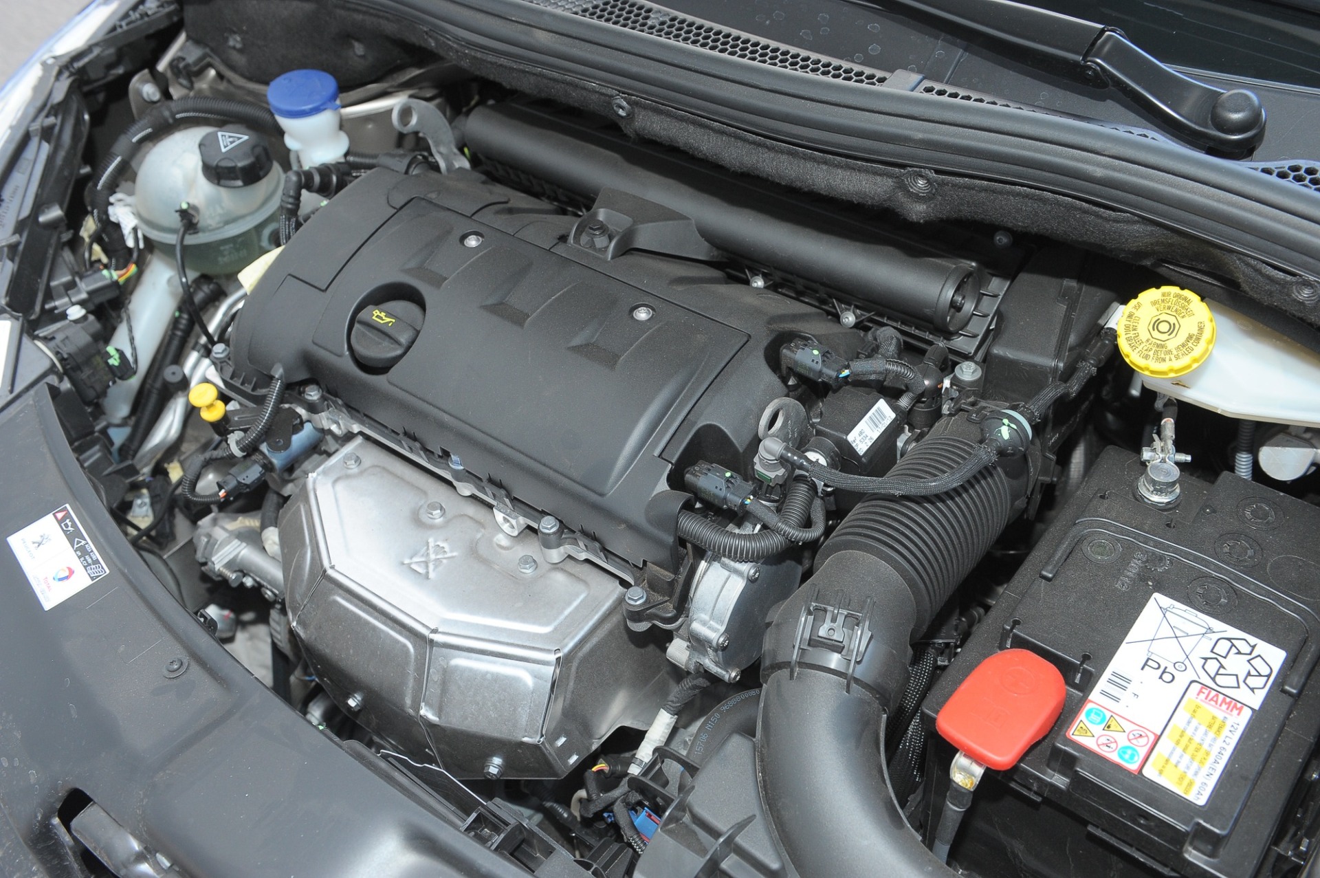 peugeot-208-1-4-vti-silnik-2012-2019