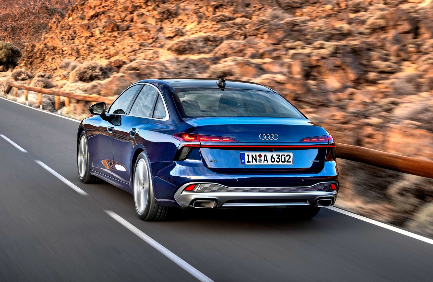 audi a6 limousine w ruchu widok z tyłu