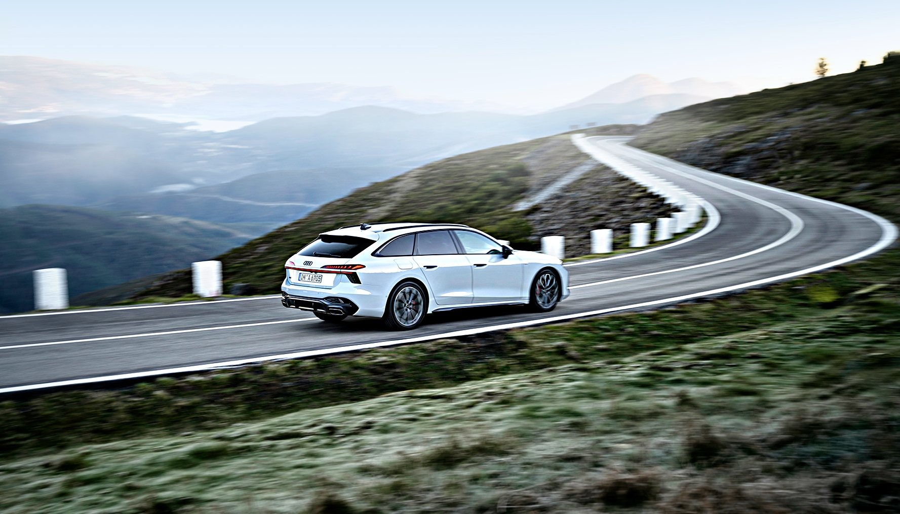 audi a6 avant jazda górska droga