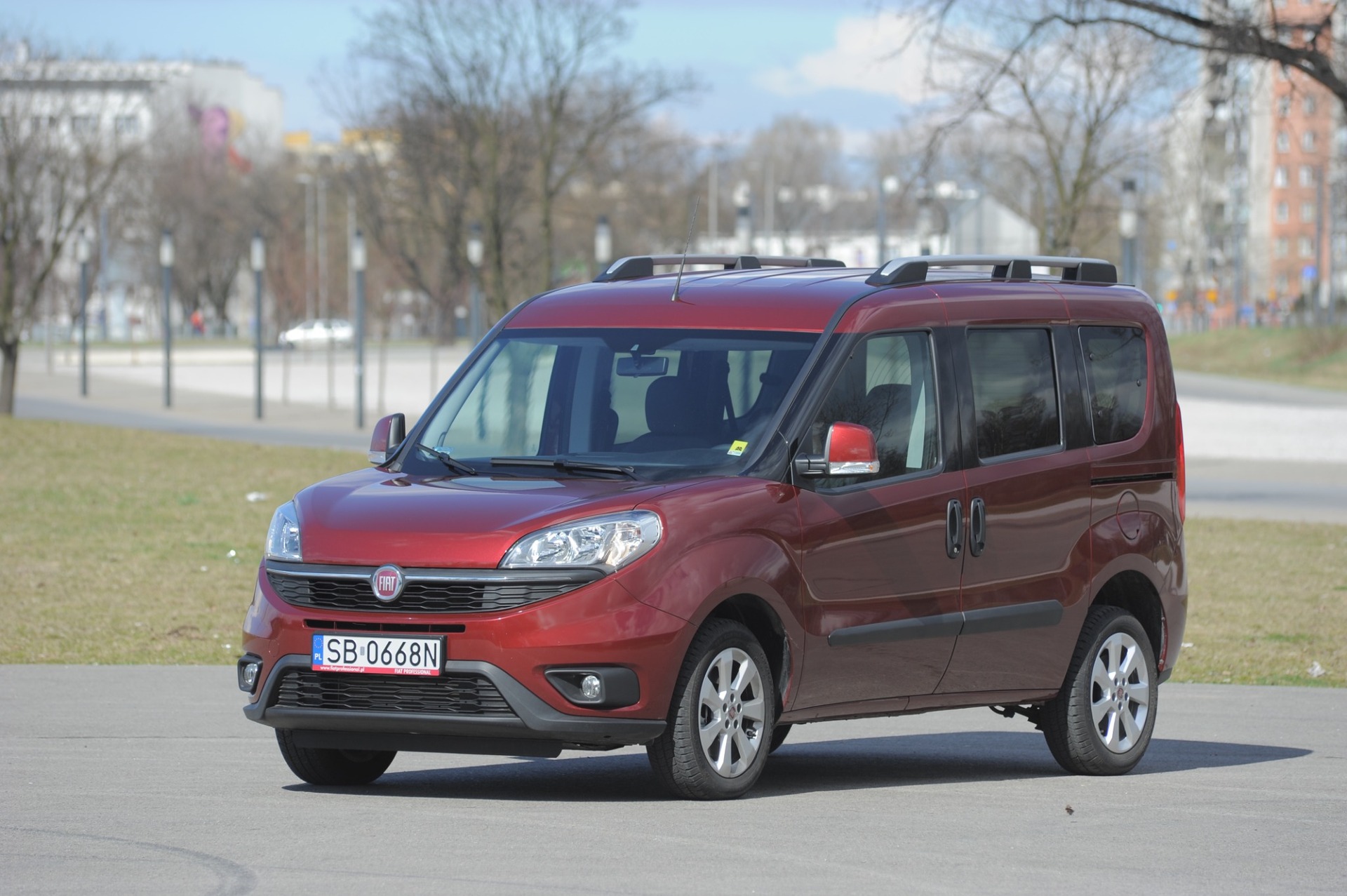 fiat-doblo-ii-opel-combo-d-uzywany-kombivan