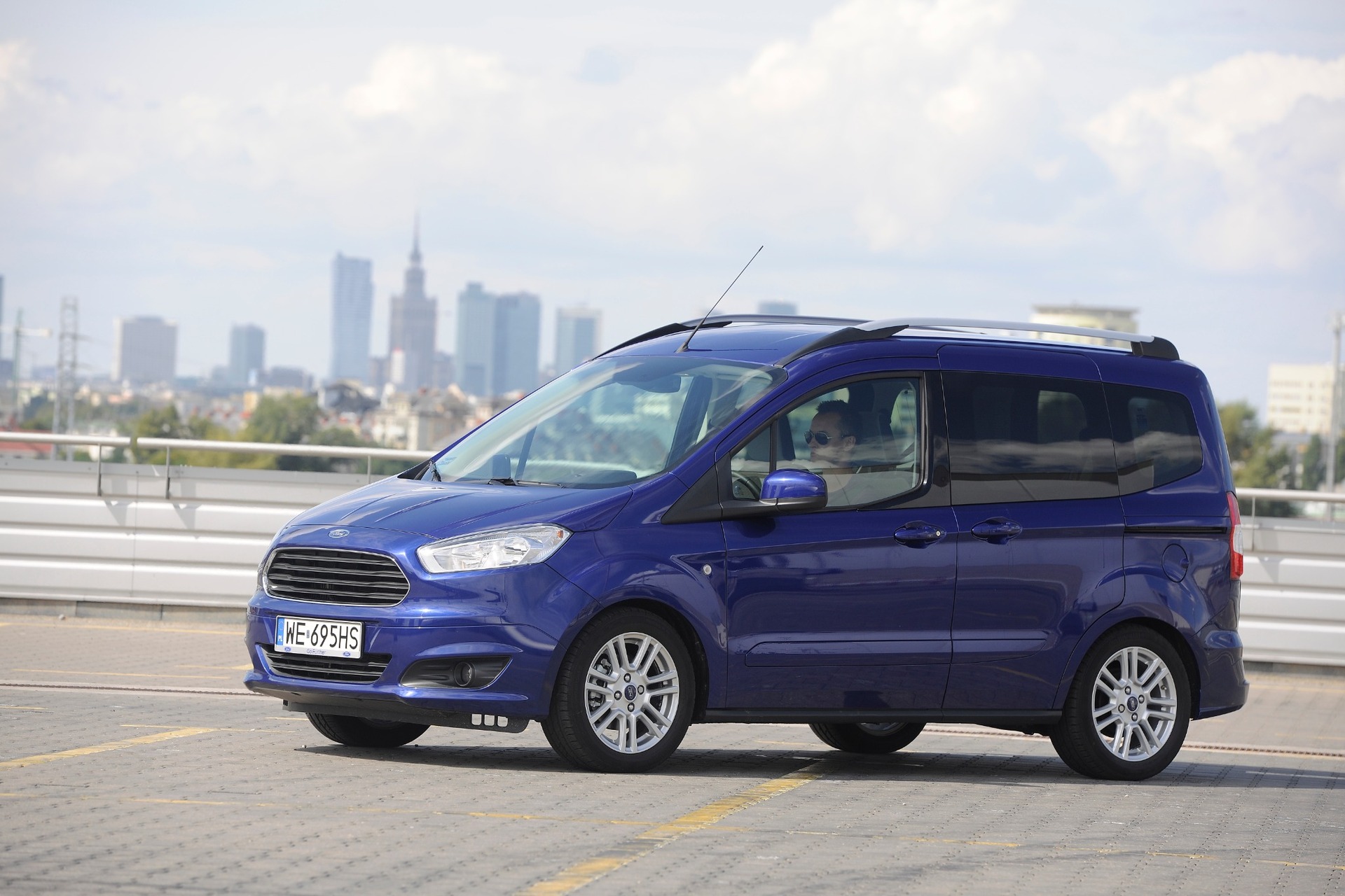 ford-tourneo-courier-II-uzywany-kombivan