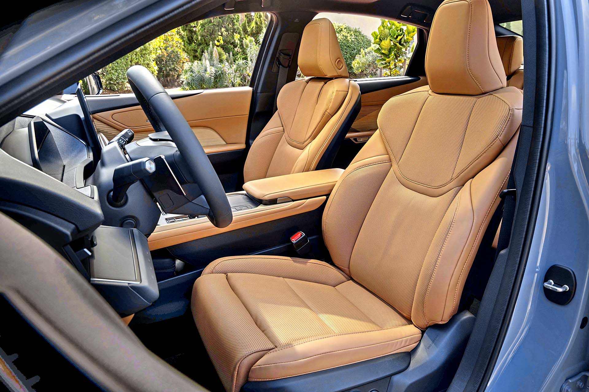 lexus-es-350e-2026-wnetrze-fotele-przod