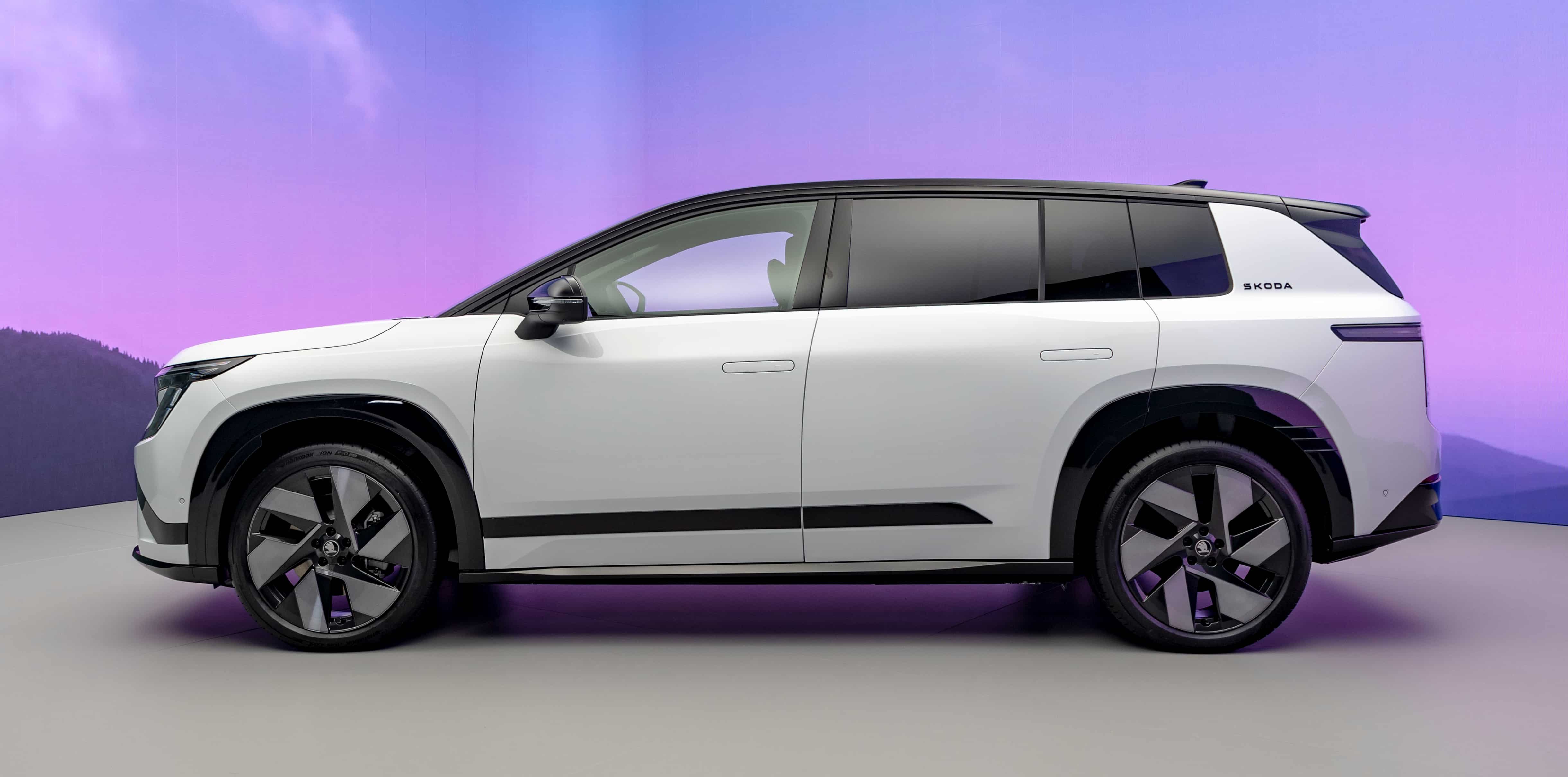 skoda-peaq-bok