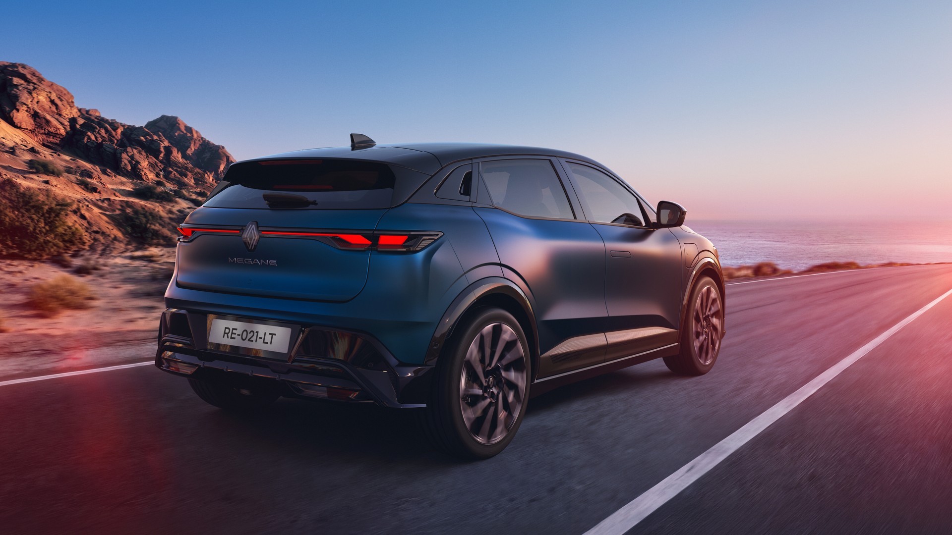Renault Megane E-Tech Electric – tył z trójwymiarowymi lampami