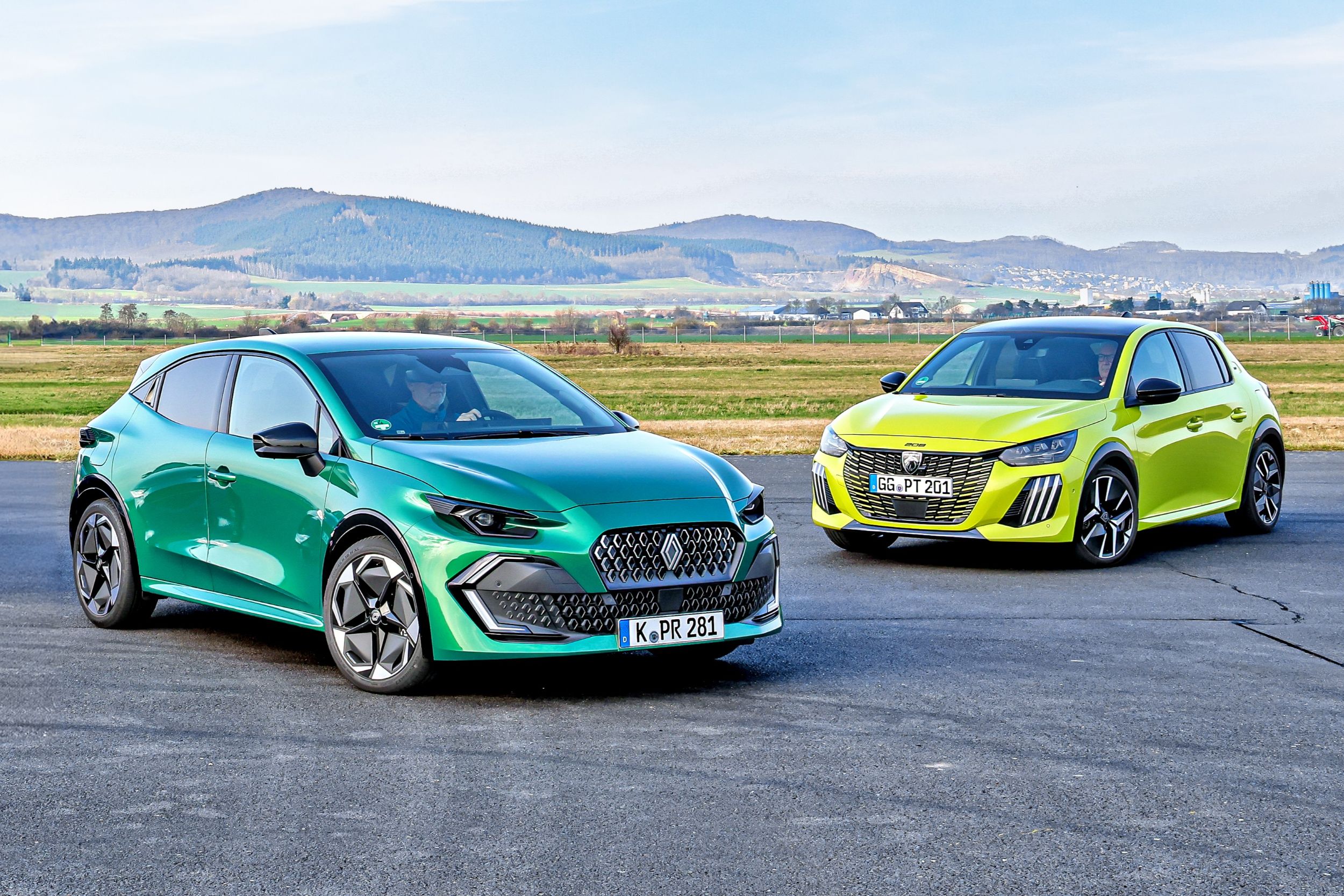 Renault Clio, Peugeot 208 - 2
