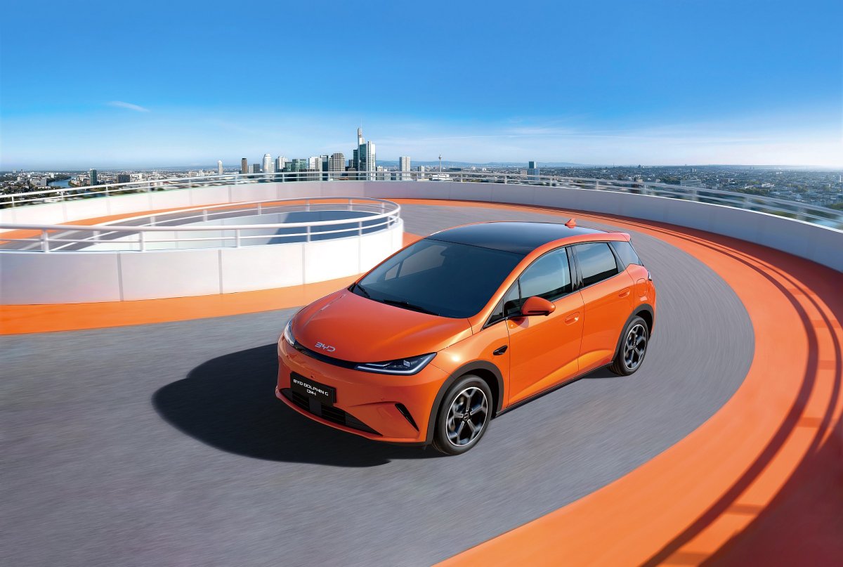 BYD rzuca wyzwanie Toyocie Yaris i Renault Clio. Dolphin G z napędem PHEV pokona do 105 km na prądzie