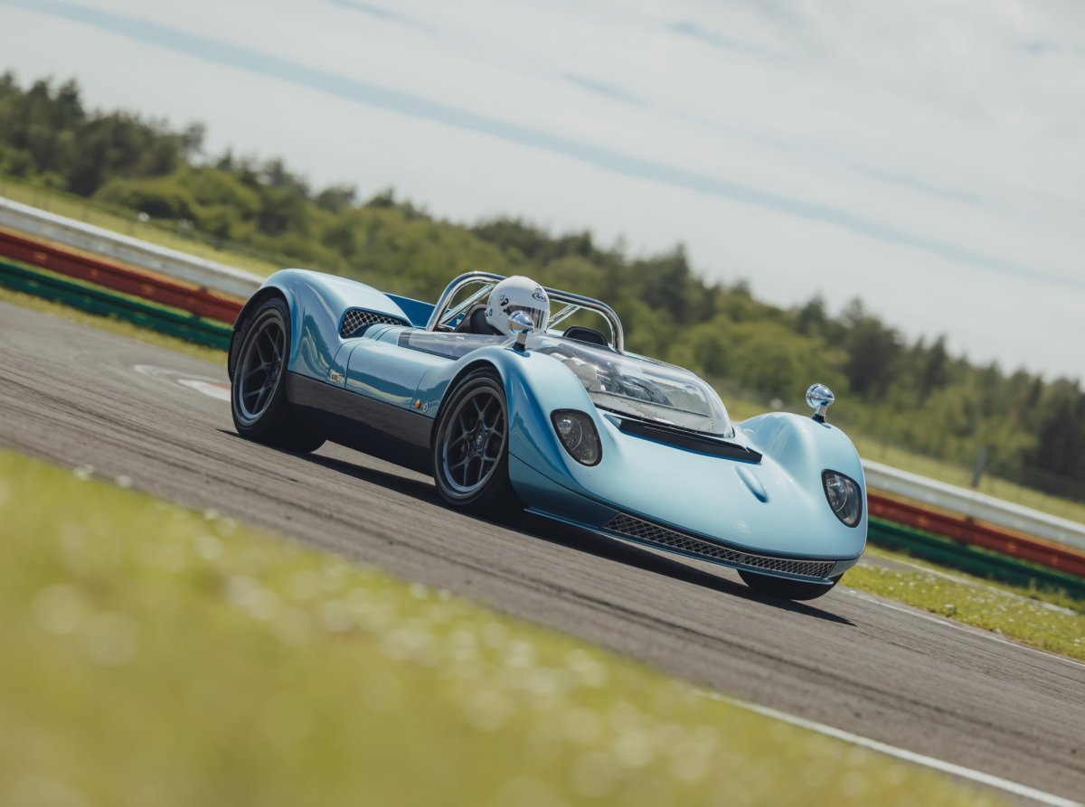 Nichols N1A – 7.0 V8, 700 KM, 900 kg i ABS na liście opcji