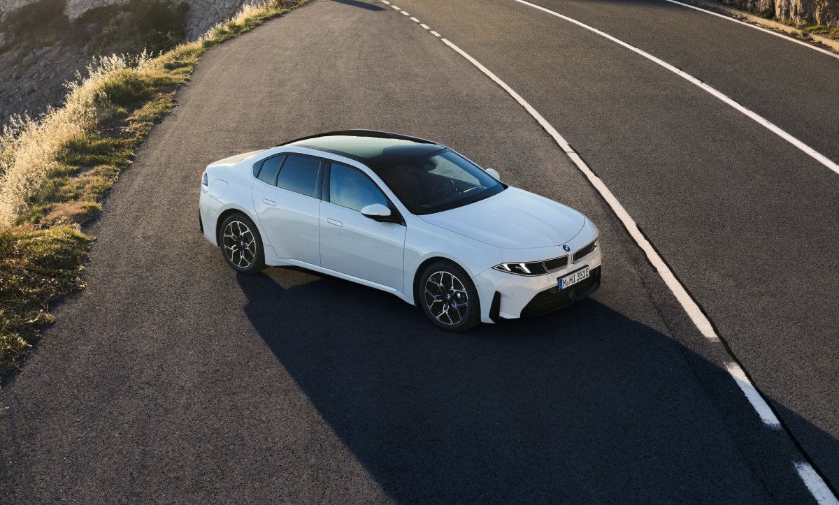 Nowe BMW i3 ma już polskie ceny – startuje w jednej mocnej odmianie napędowej i wariancie First Edition
