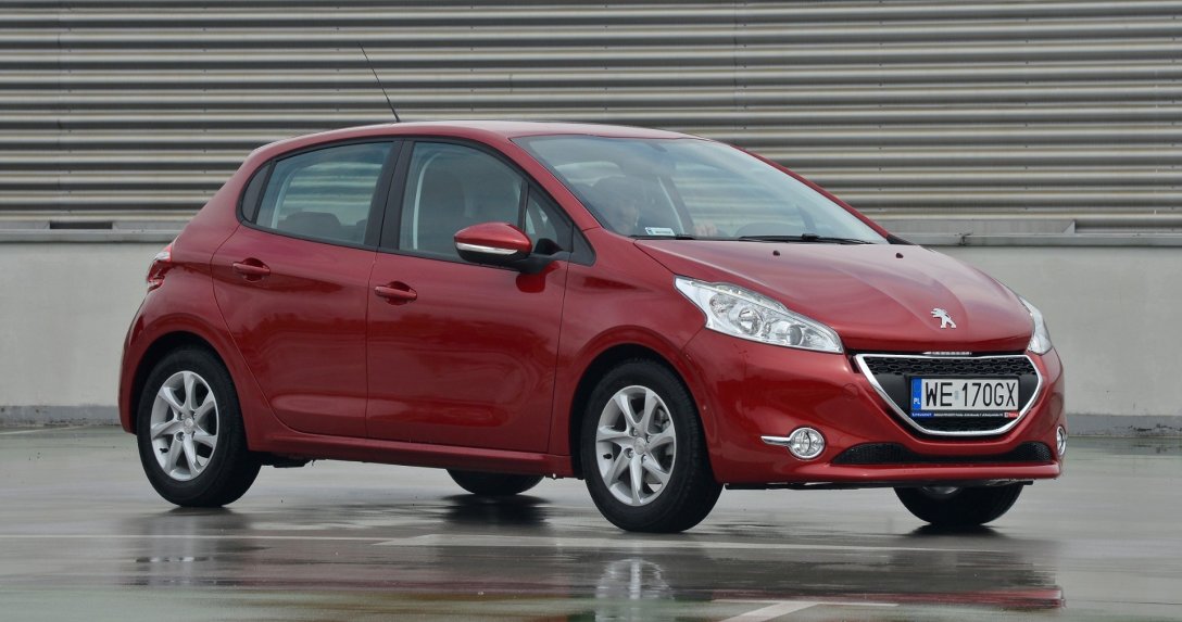 Peugeot 208– przód i bok