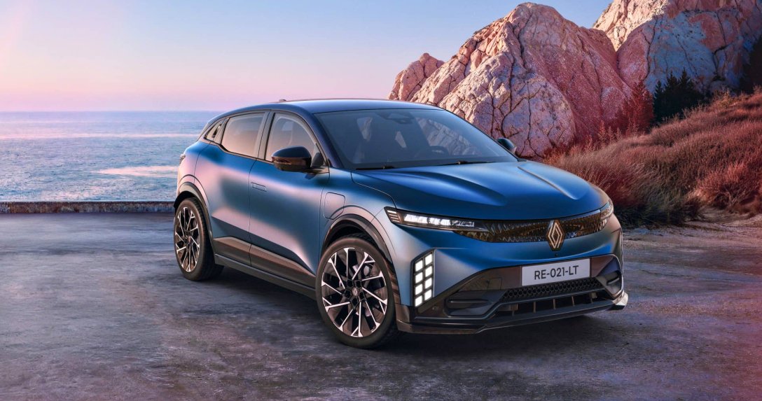 Renault Megane E-Tech Electric po liftingu – przód auta z nowymi światłami