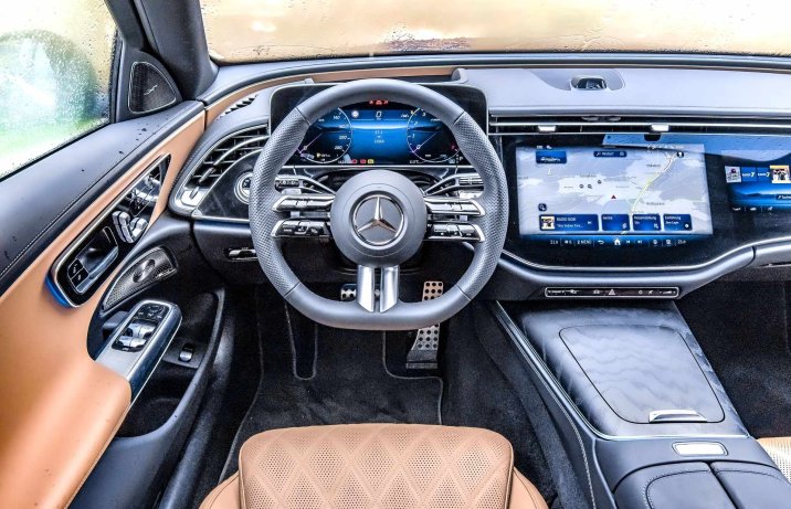 Mercedes E 450 4MATIC Kombi – wnętrze, kokpit