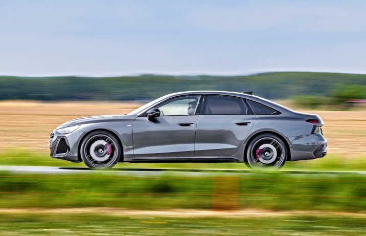 Audi A6 Limousine TFSI quattro S tronic (2026) - test - bok