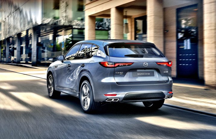 Mazda CX-60 – tył w mieście