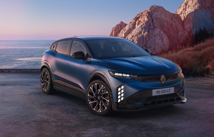 Renault Megane E-Tech – przód